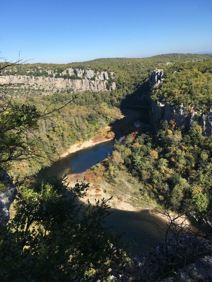 Gites "Oustaou De Bourboul" Grospierres Dış mekan fotoğraf